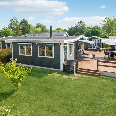 Stunning In With Kitchen Holiday home *